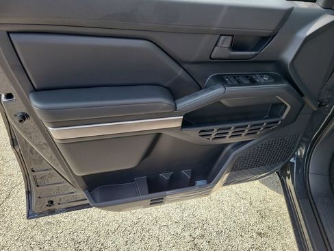 New 2026 Toyota 4Runner SR5 AWD/4WD image 19