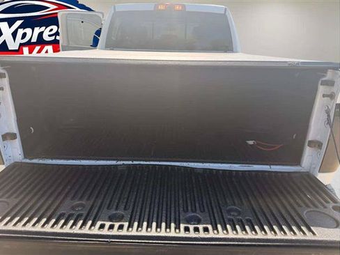 Used 2017 RAM 1500 Classic SLT AWD/4WD image 29
