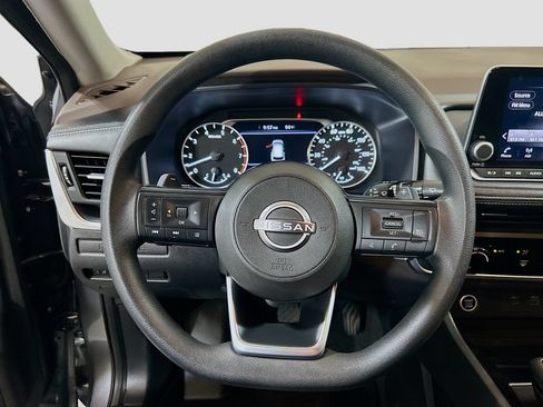 Used 2023 Nissan Rogue S FWD image 9