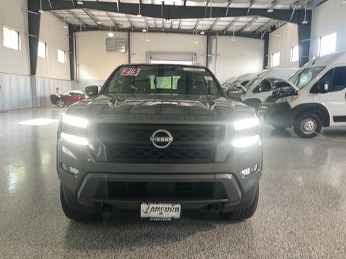 Used 2023 Nissan Frontier SV w/ SV Premium Package AWD/4WD image 2