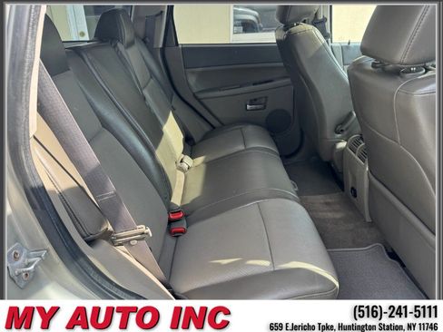 Used 2009 Jeep Grand Cherokee Laredo AWD/4WD image 30
