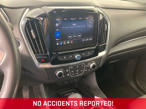 Used 2022 Chevrolet Traverse LT AWD/4WD image 2