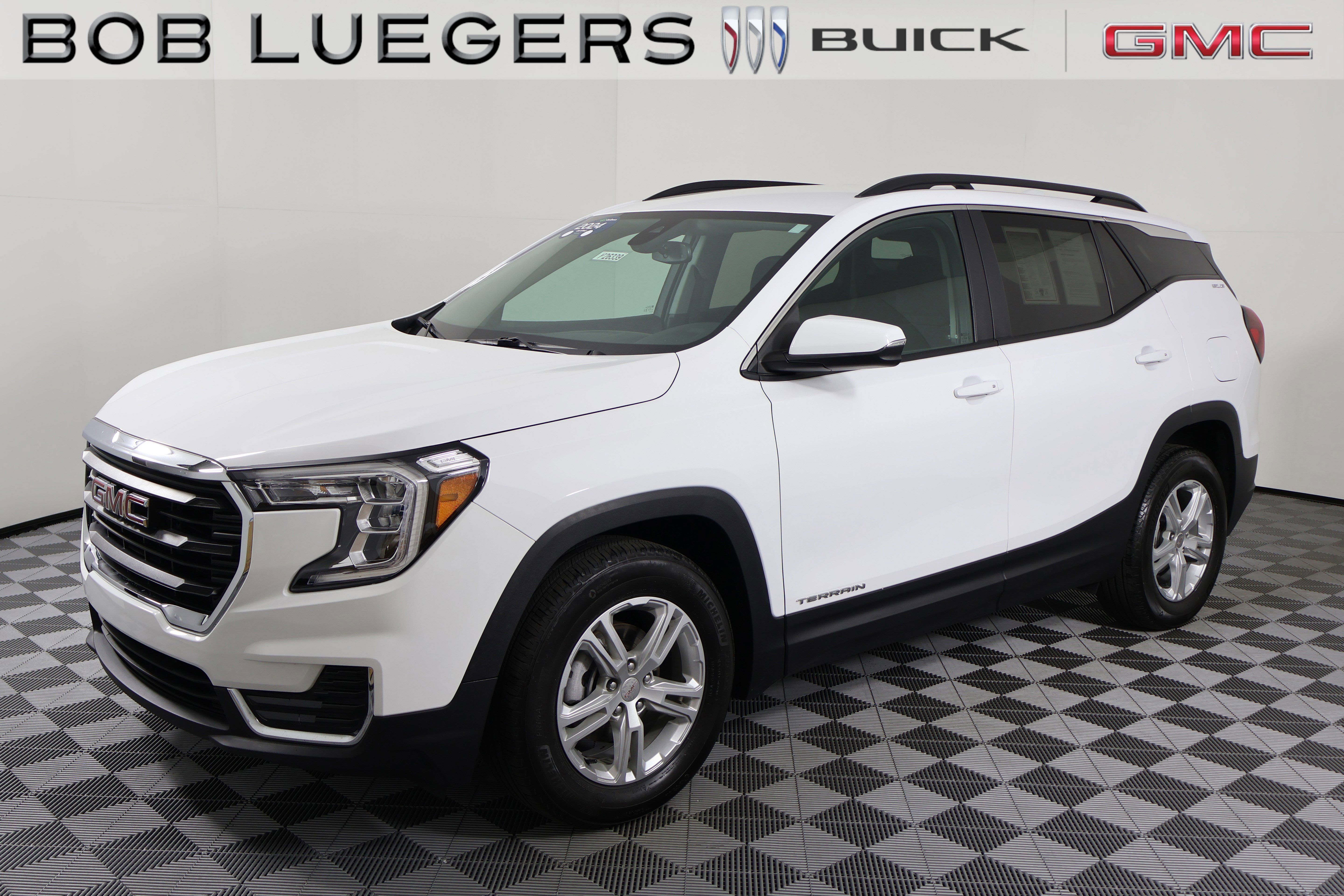 Certified 2024 GMC Terrain SLE w/ Driver Convenience Package FWD image 5