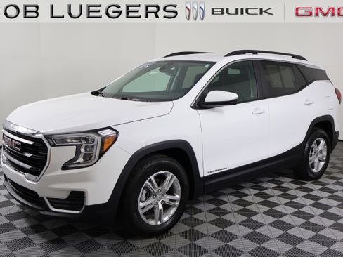 Certified 2024 GMC Terrain SLE w/ Driver Convenience Package FWD image 5