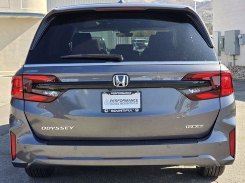 New 2026 Honda Odyssey Touring image 6