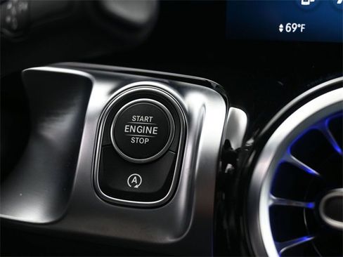 New 2026 Mercedes-Benz GLB 250 image 7