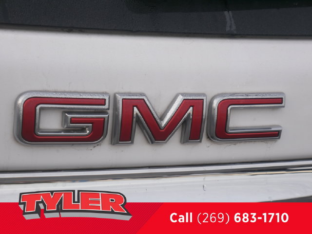 Used 2024 GMC Terrain SLT AWD/4WD image 15