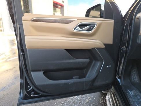 Used 2021 Chevrolet Suburban Premier w/ Premium Package image 10