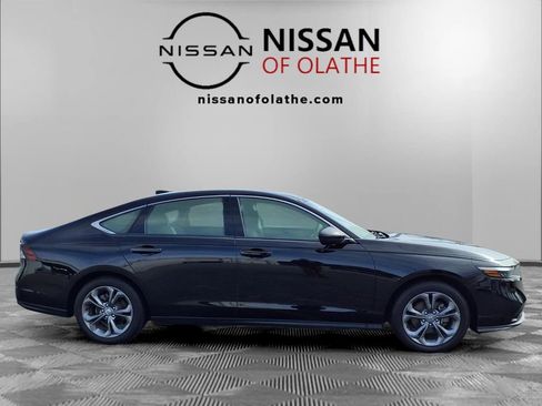 Used 2024 Honda Accord EX image 29