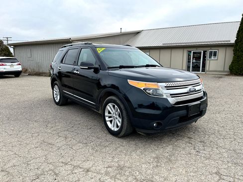 Used 2015 Ford Explorer XLT w/ Equipment Group 202A image 7
