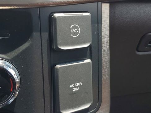 Used 2022 Ford F150 King Ranch w/ Equipment Group 601A High AWD/4WD image 32
