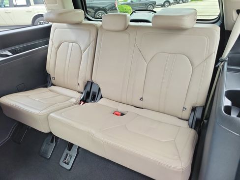 Used 2024 Ford Expedition Limited RWD image 16