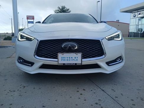 Used 2019 INFINITI Q60 Red Sport 400 w/ Proassist Package RWD image 2