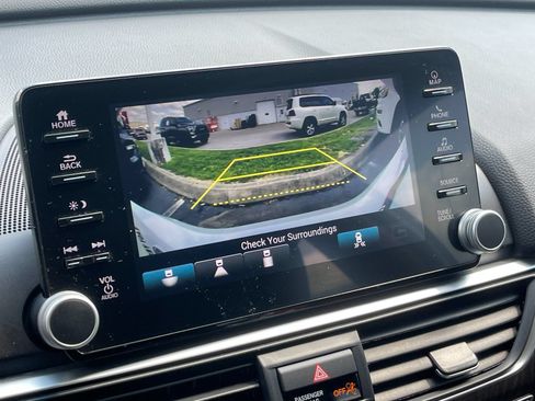 Used 2020 Honda Accord Touring image 22