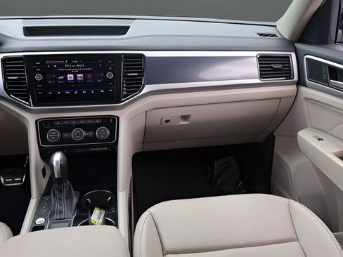 Used 2021 Volkswagen Atlas SEL R-Line FWD image 17