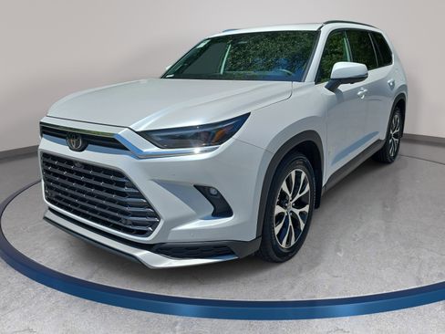Used 2024 Toyota Grand Highlander AWD Hybrid image 1