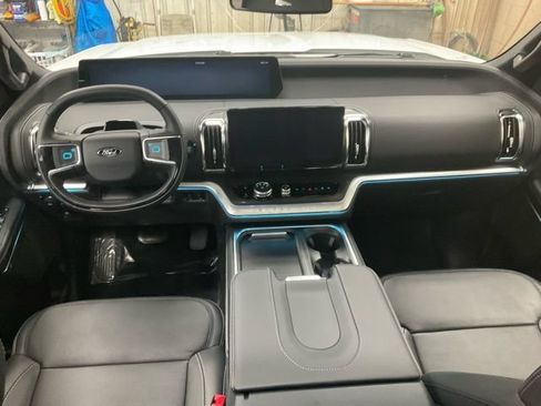 Used 2025 Ford Expedition Max Platinum w/ Stealth Performance Package AWD/4WD image 9