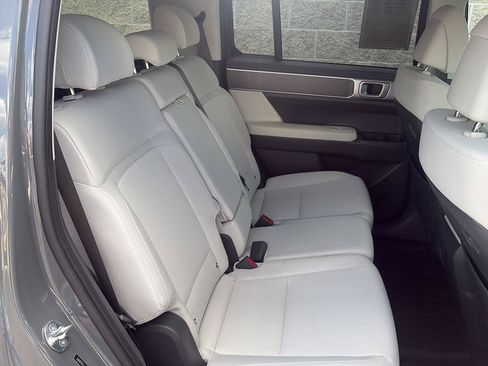 Used 2025 Hyundai Santa Fe SE AWD/4WD image 27
