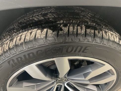 Used 2023 Volkswagen Atlas SEL Premium image 8