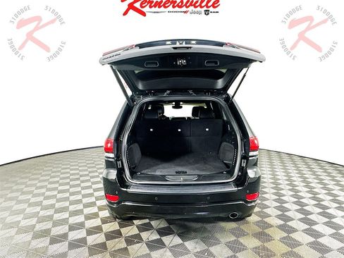 Used 2019 Jeep Grand Cherokee Altitude image 30