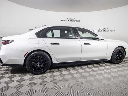 Used 2023 BMW i7 xDrive60 AWD/4WD image 4