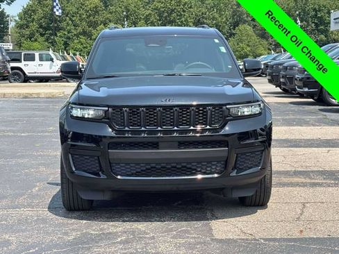 Used 2025 Jeep Grand Cherokee L Altitude AWD/4WD image 32
