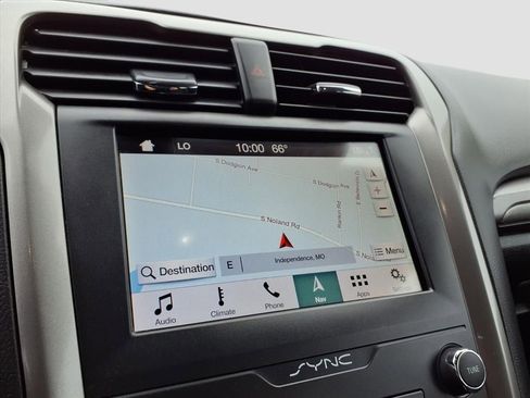 Used 2019 Ford Fusion SE image 16