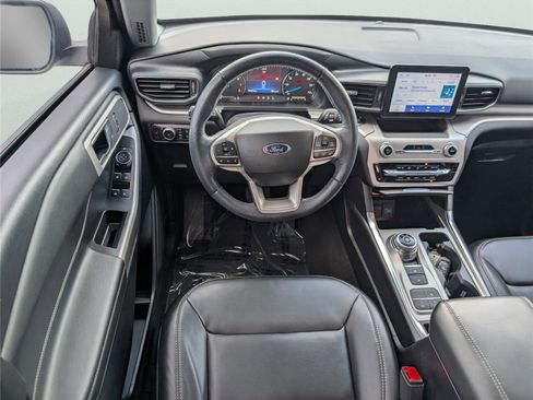 Used 2022 Ford Explorer XLT w/ Equipment Group 202A image 29