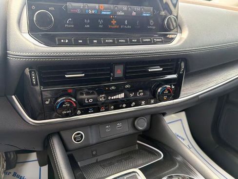 Certified 2023 Nissan Rogue Platinum w/ Platinum Premium Package FWD image 20