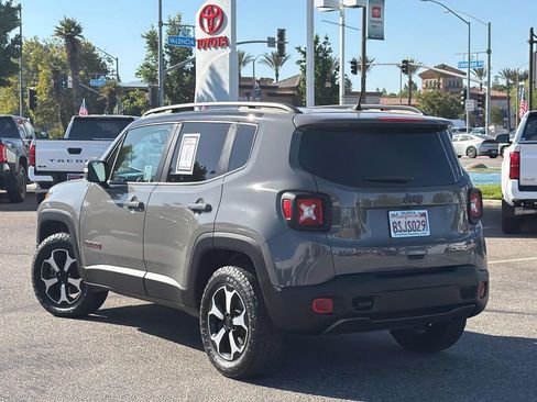Used 2019 Jeep Renegade Trailhawk AWD/4WD image 5