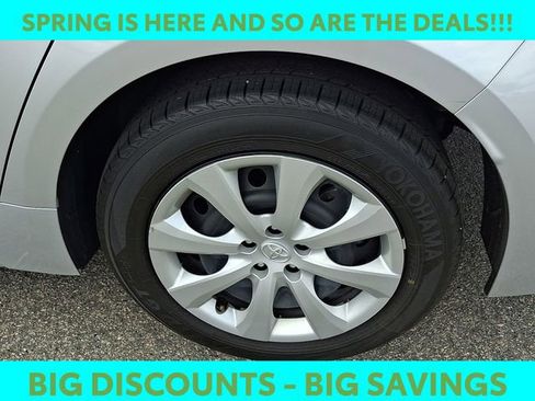 Used 2025 Toyota Corolla LE image 9