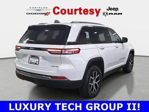 Certified 2024 Jeep Grand Cherokee Limited w/ Luxury Tech Group II image 5