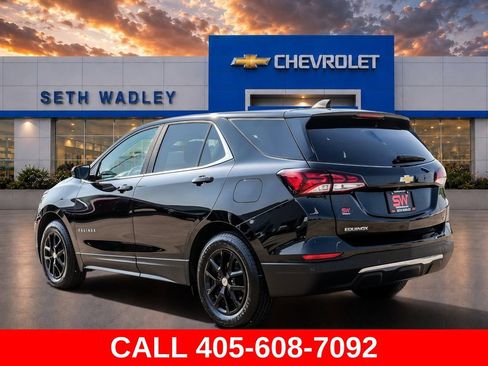 Used 2023 Chevrolet Equinox LT w/ Driver Convenience Package FWD image 5