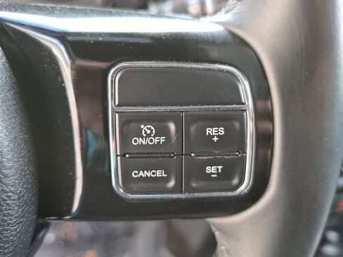 Used 2017 Jeep Wrangler Unlimited Sahara AWD/4WD image 37