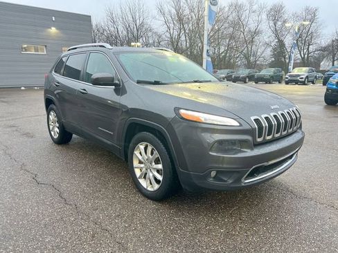 Used 2016 Jeep Cherokee Limited image 11