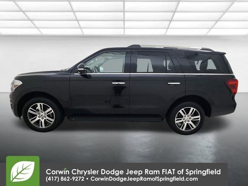 Used 2024 Ford Expedition Limited image 5