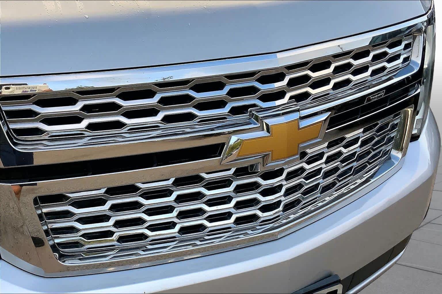Used 2015 Chevrolet Suburban LS RWD image 29