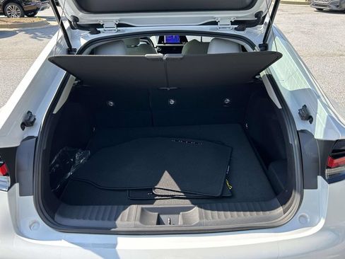 Used 2024 Toyota Prius XLE FWD image 10