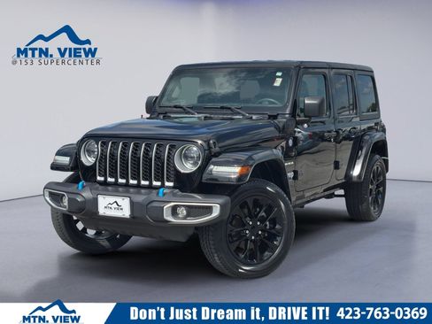 Used 2023 Jeep Wrangler Unlimited Sahara AWD/4WD image 1