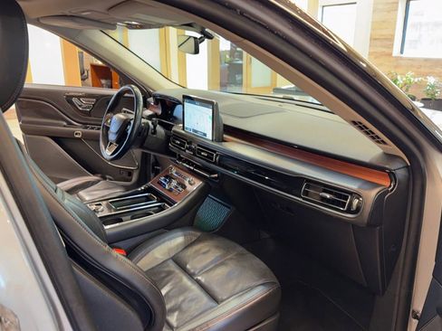 Used 2023 Lincoln Aviator Reserve image 23