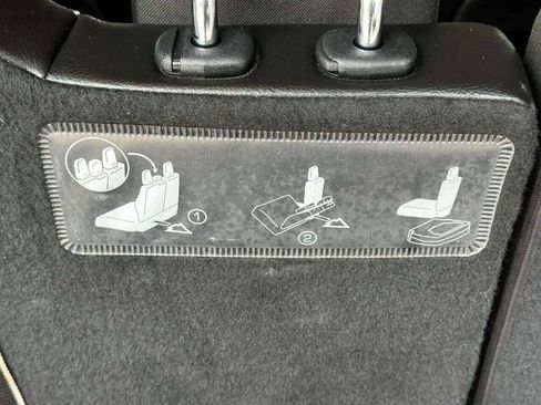 Used 2018 Chrysler Pacifica Touring-L image 9