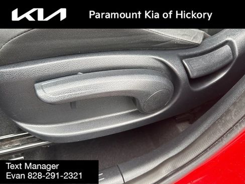 Used 2022 Kia Soul LX FWD image 17