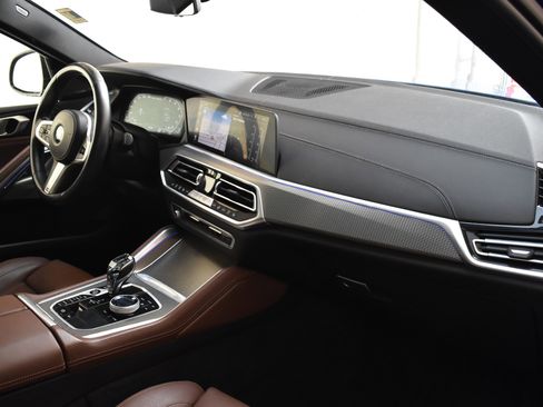 Used 2020 BMW X6 M50i image 29