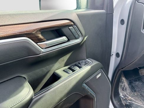 Used 2024 Chevrolet Silverado 1500 LT Trail Boss w/ Convenience Package II image 18