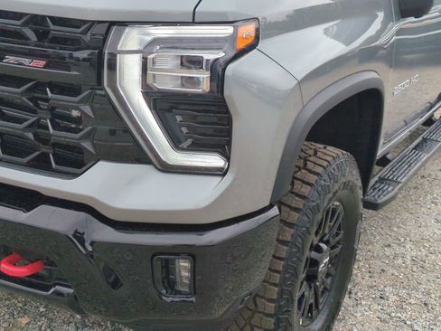New 2026 Chevrolet Silverado 2500 ZR2 AWD/4WD image 6
