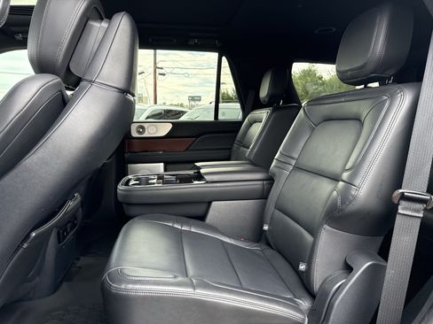 Used 2023 Lincoln Navigator Reserve AWD/4WD image 16