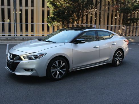 Used 2017 Nissan Maxima 3.5 SL FWD image 12