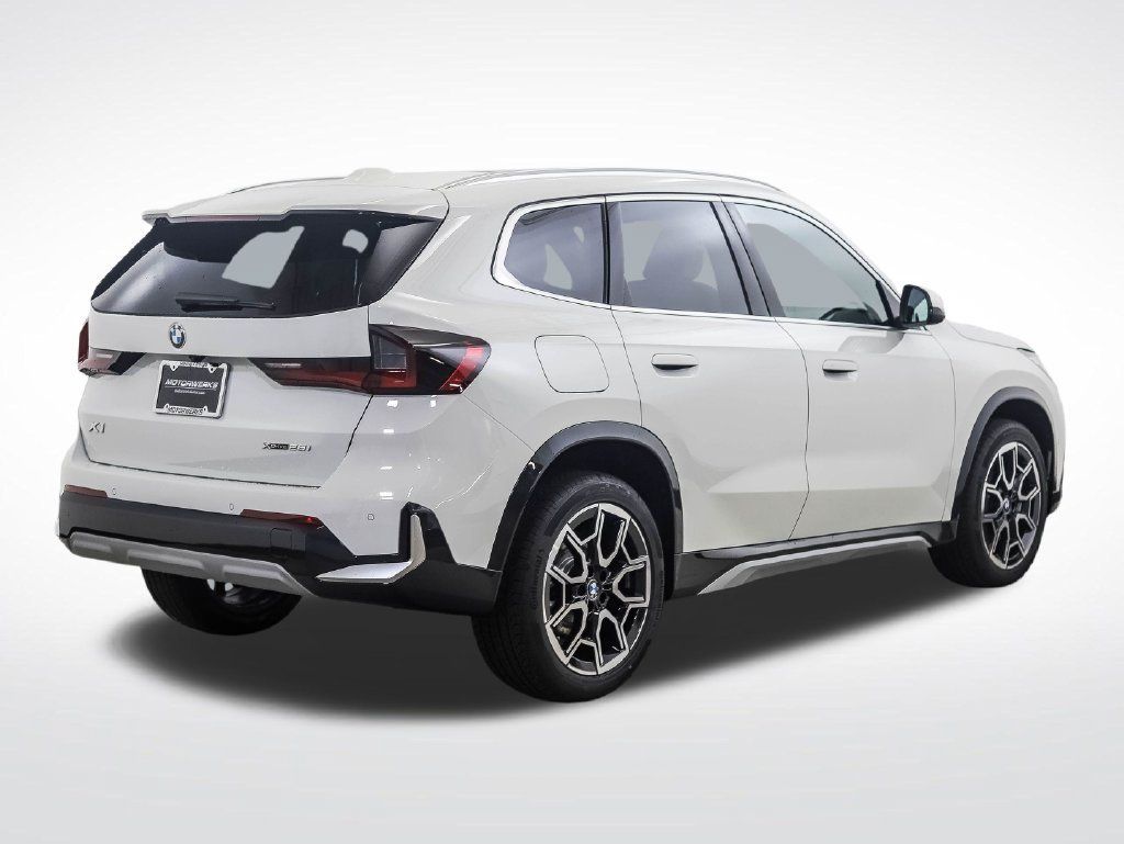 Used 2026 BMW X1 xDrive28i w/ Technology Package AWD/4WD image 5