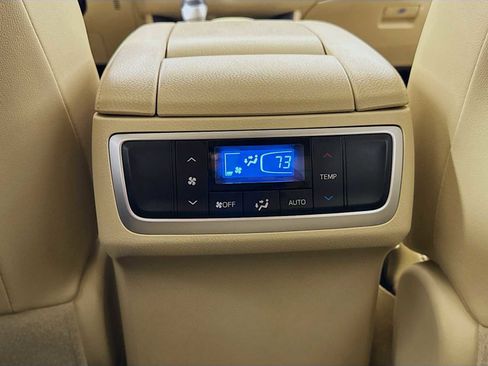 Used 2019 Toyota Highlander XLE image 24