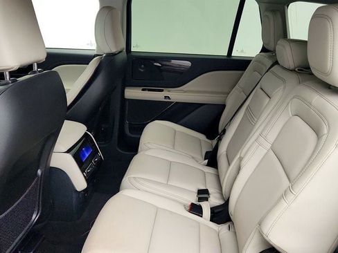 Used 2026 Lincoln Aviator Reserve AWD/4WD image 19